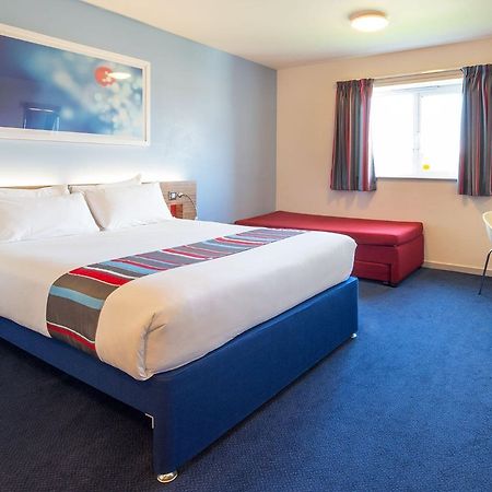 Travelodge Southampton Central Exterior photo