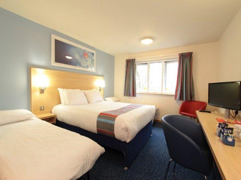 Travelodge Southampton Central Exterior photo