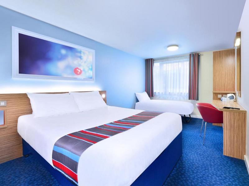 Travelodge Southampton Central Exterior photo
