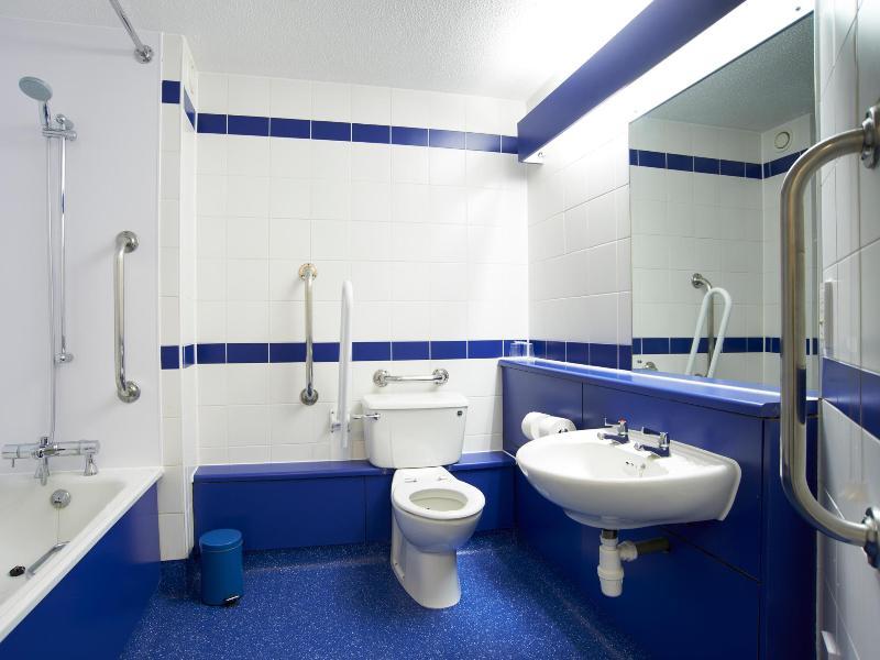 Travelodge Southampton Central Exterior photo