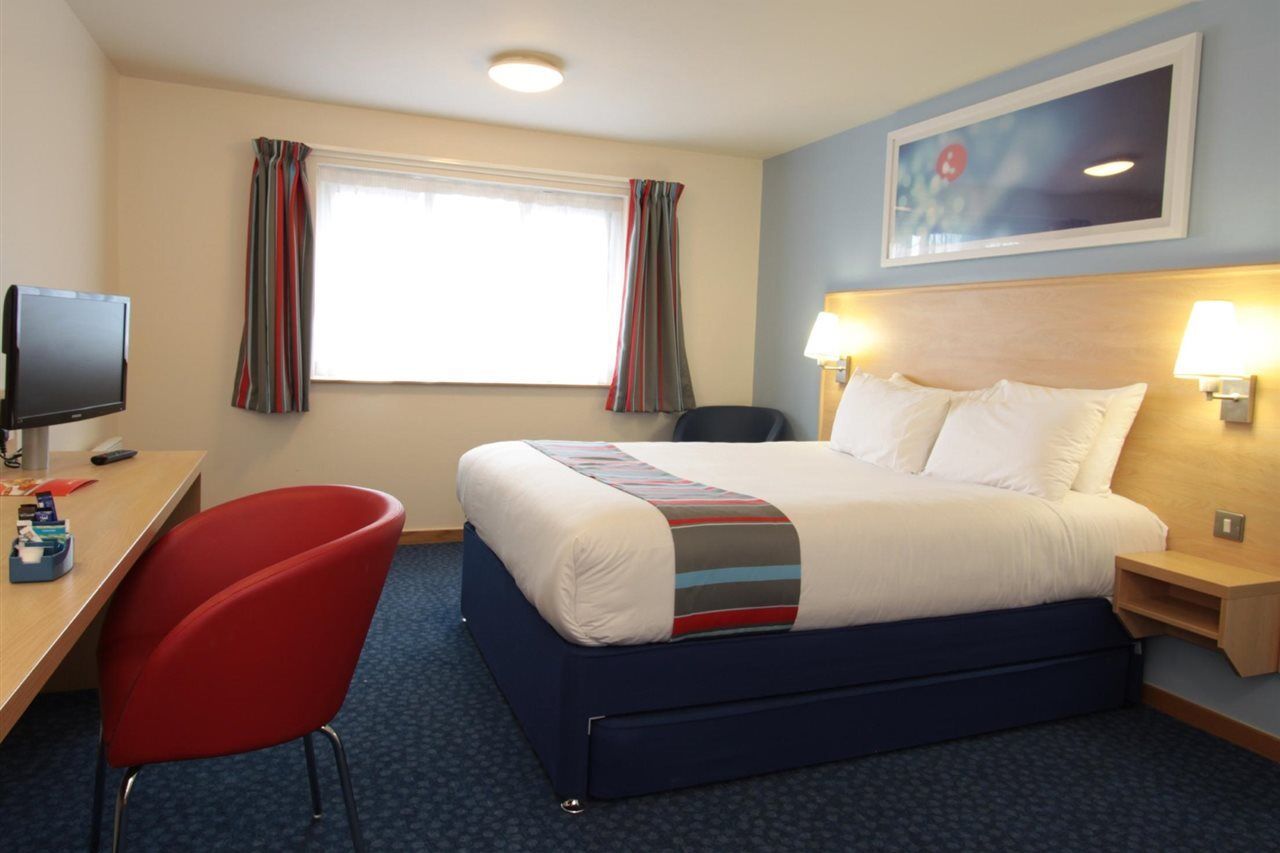 Travelodge Southampton Central Exterior photo