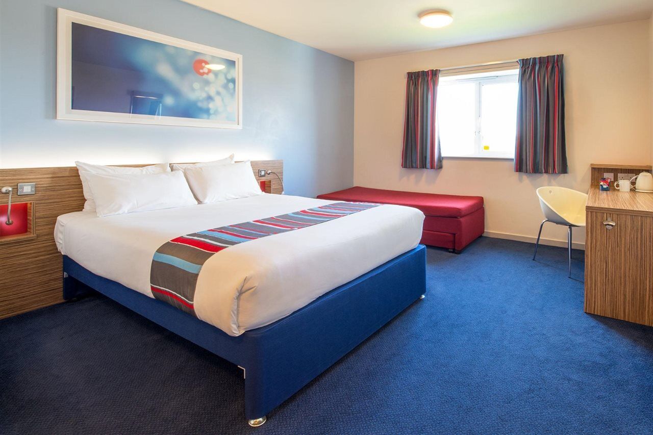 Travelodge Southampton Central Exterior photo