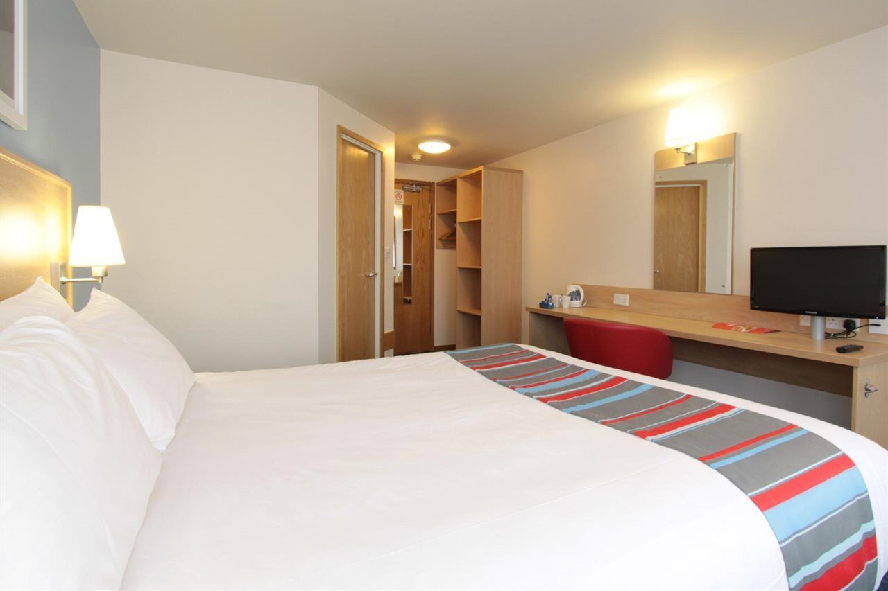 Travelodge Southampton Central Exterior photo